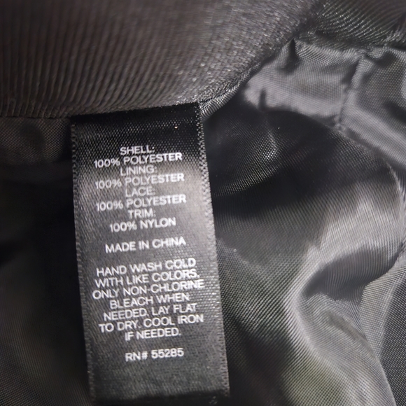 Mode Vin Rouge Fashion Black Grey Check Vest with Side Slits and Pockets - Picture 5 of 13